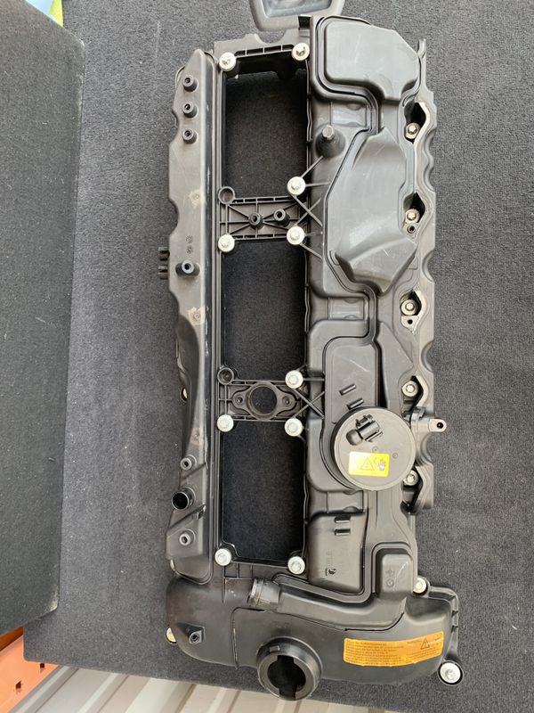 2013 Bmw X5 Valve Cover