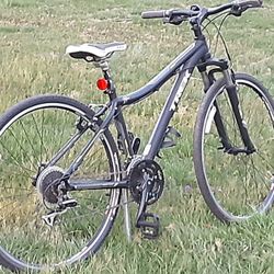 Ppppeeeerrrrfffeecct ... Ttrek Neko Gary Fisher   700 Tires 16 frame Adult Owned