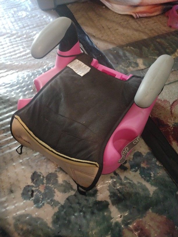 $5! Toddlers Booster Seat With Cup Holders