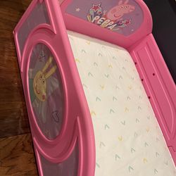 Peppa Pig Toddler Bed and mattress 