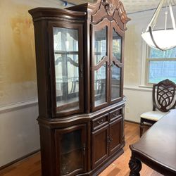  China cabinet