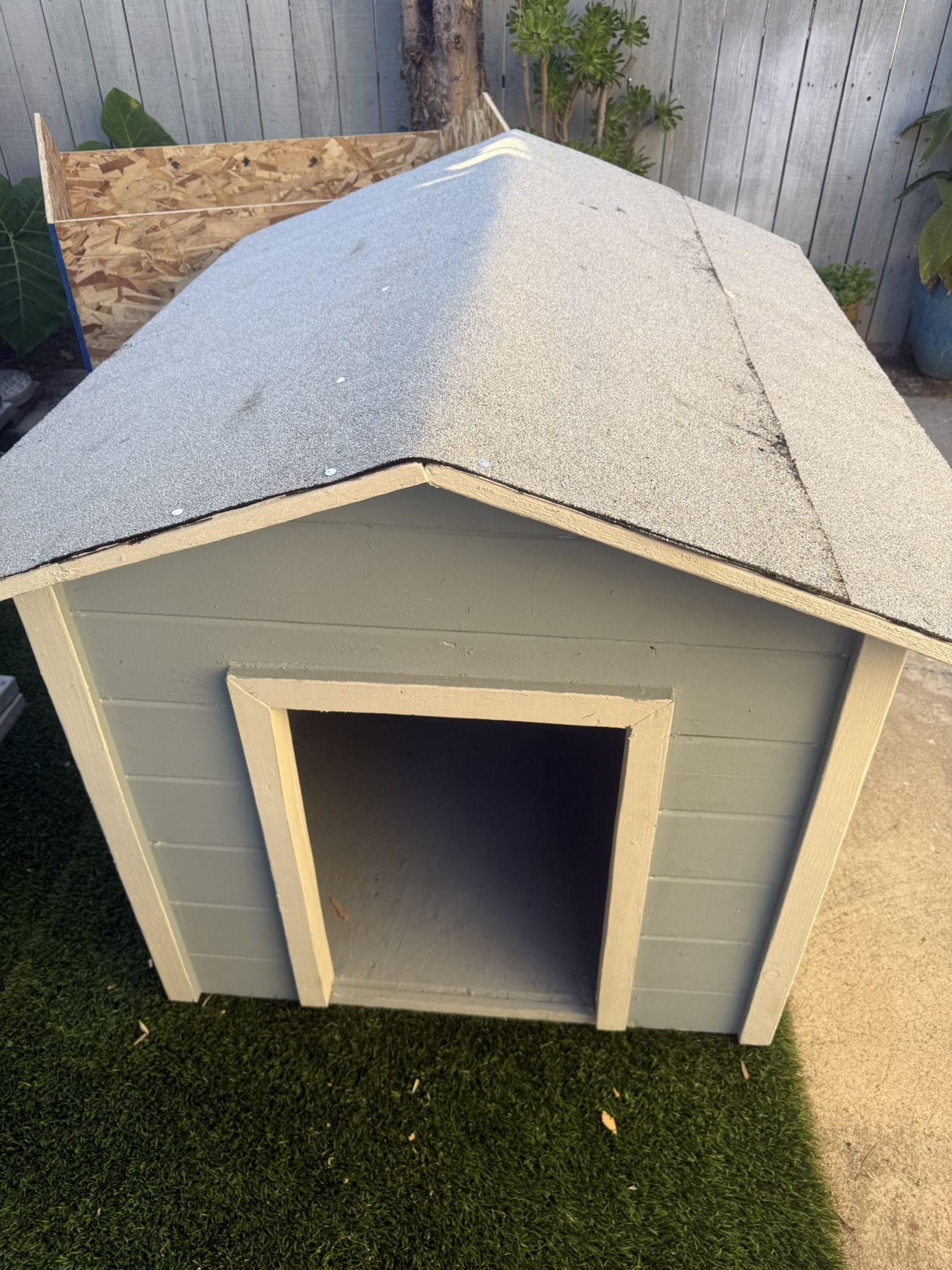 Large Dog House For Sale