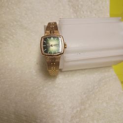 Vintage Women's Seiko Two Tone With Green Face Rare Watch