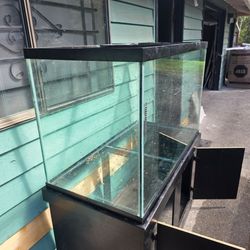 155 gallon aquarium/fishtank really good condition