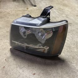 Drivers Side Head Light 2008 Chevy Avalanche