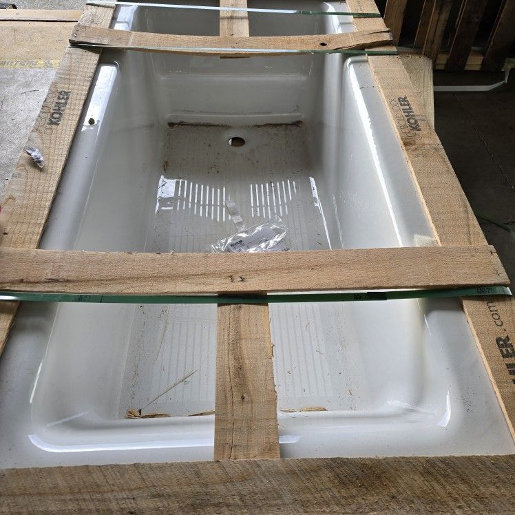 KOHLER
Bellwether 60 in. x 32 in. Soaking Bathtub with Right-Hand Drain in White