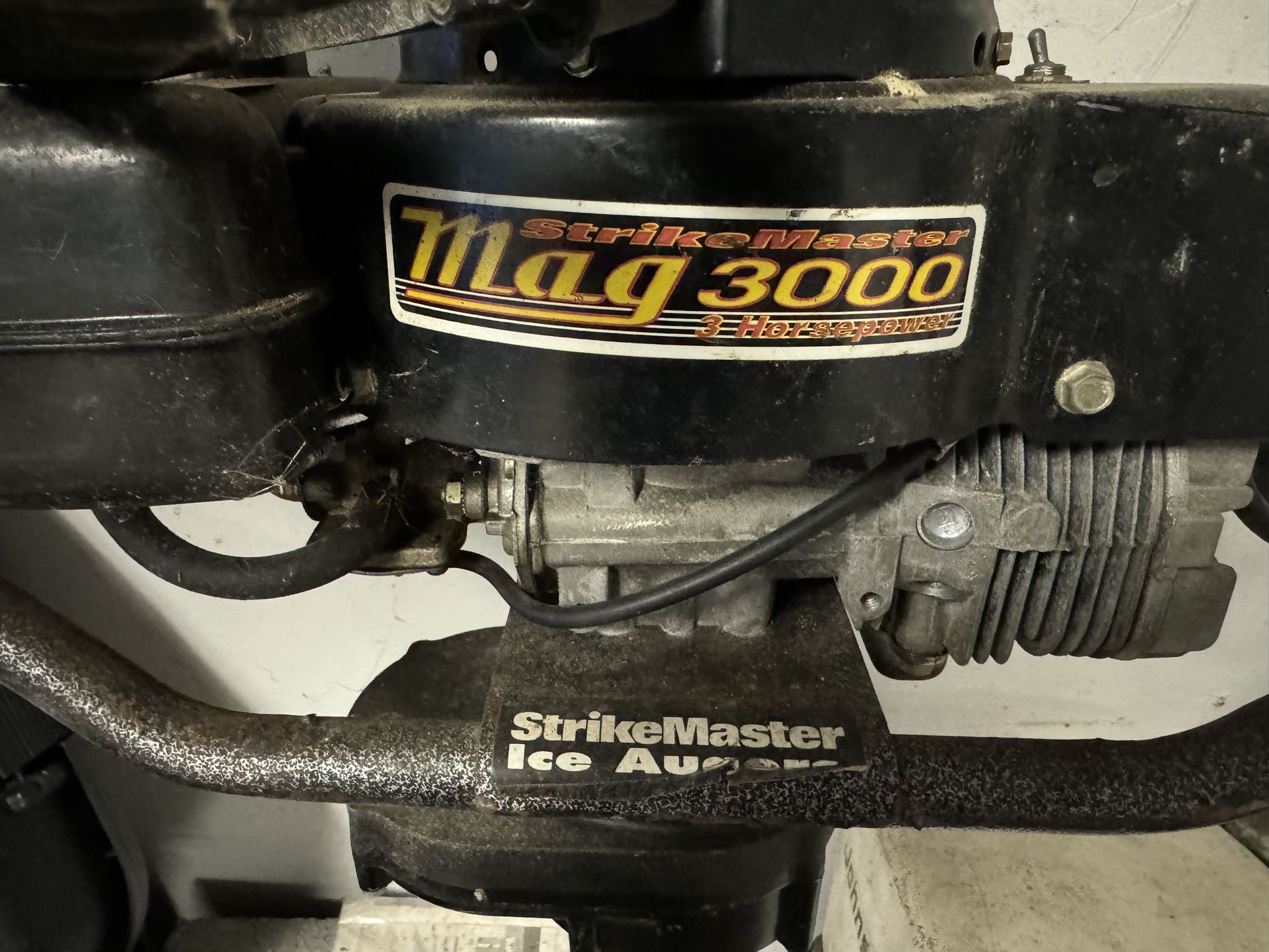 Strike Master Ice Auger