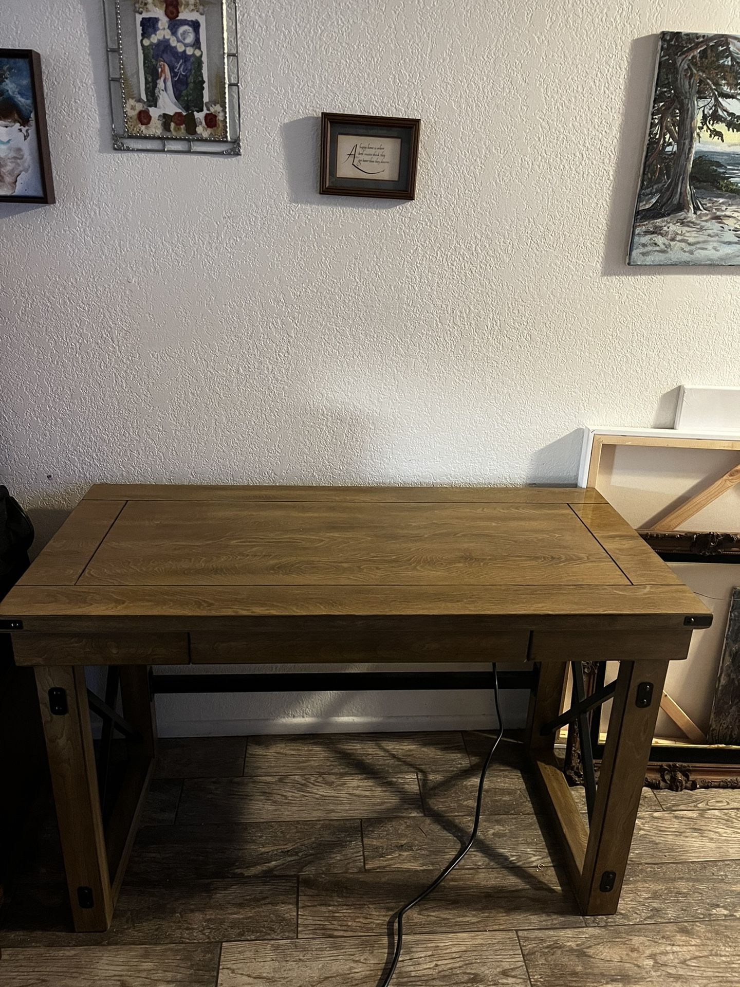 Desk/ Table