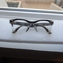 META RAYBAN LIMITED EDITION TRANSITION WAYFARER SMART GLASSES 