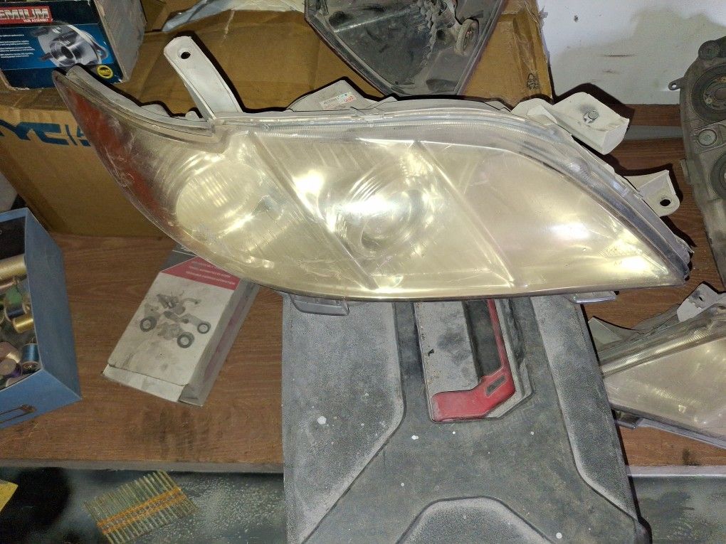 Headlights Toyota Camry L+R