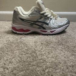 Women’s Size 6 ASICS.
