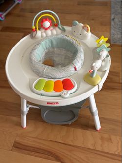Skip Hop activity center