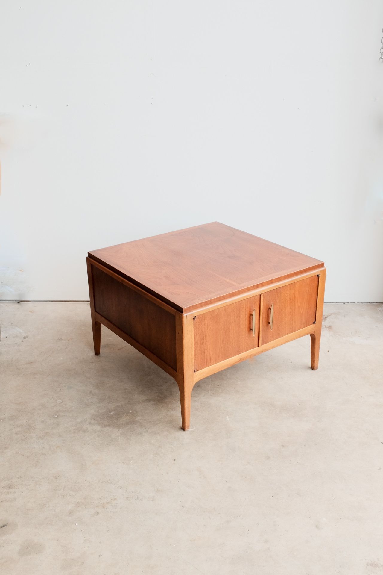 Mid Century End Table / Coffee Table by Lane / Paul McCobb style MCM Rhythm