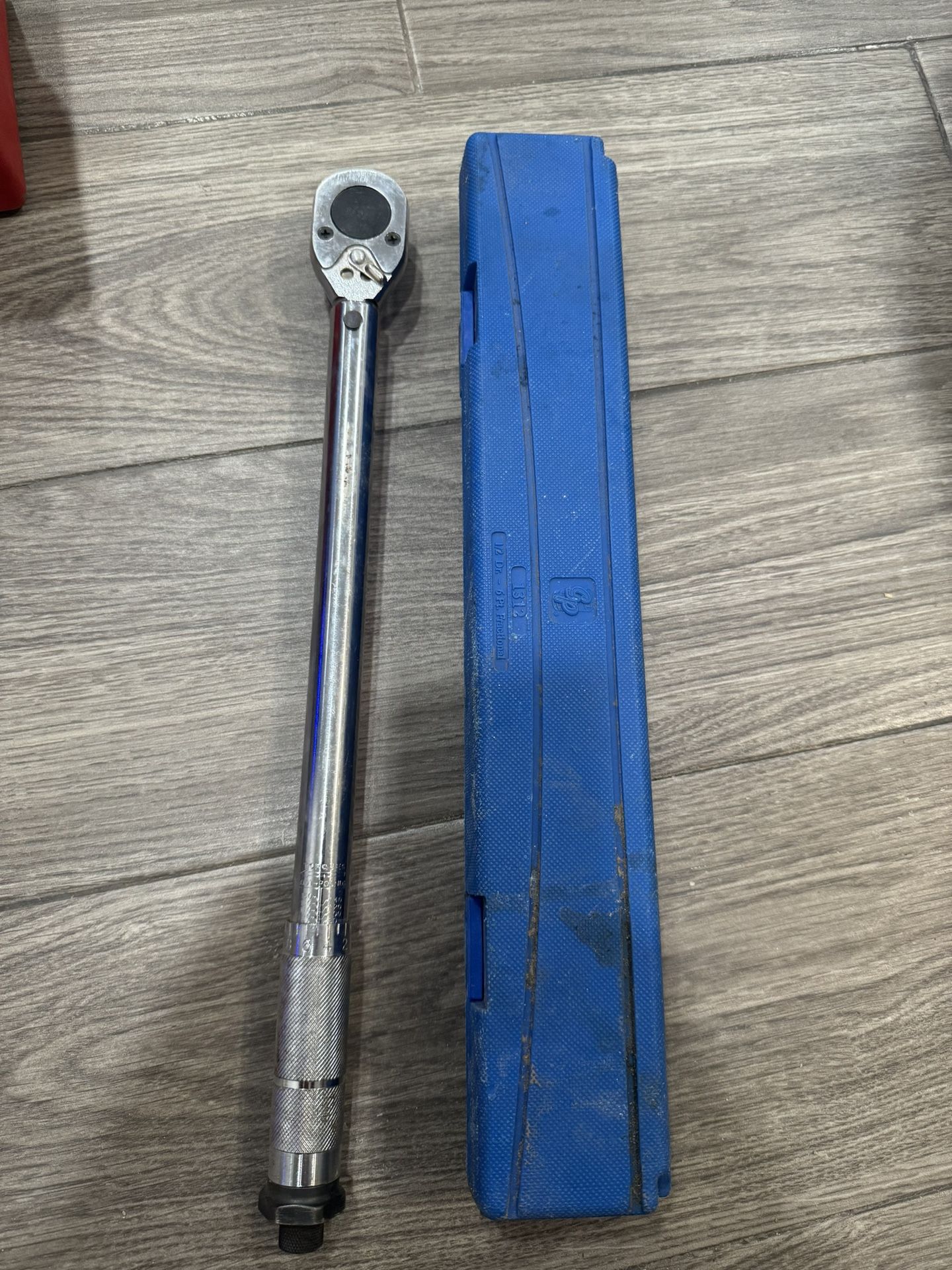 3/4 torque wrench And Sockets