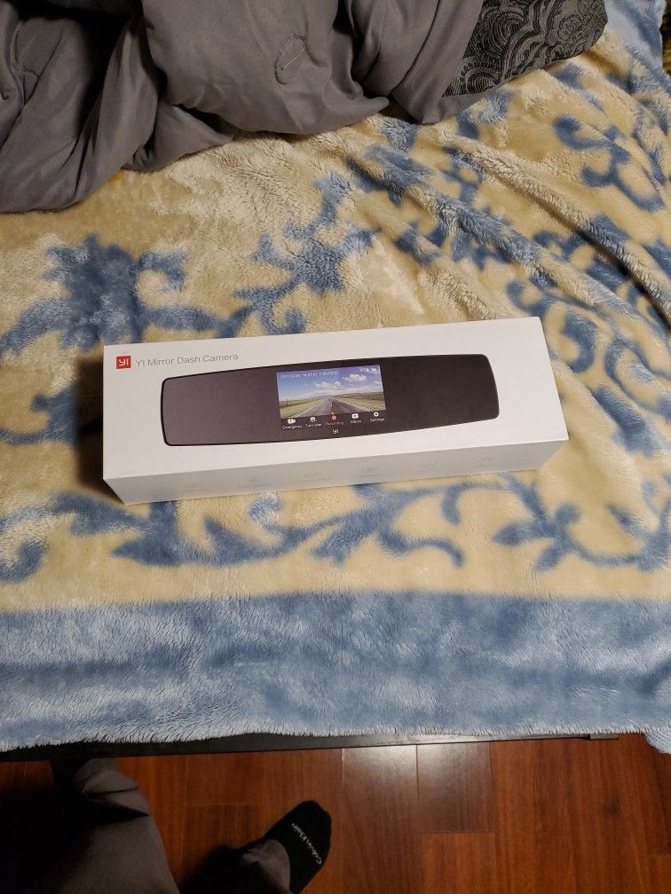 Yi Mirrior Dash Cam With Backup Camera