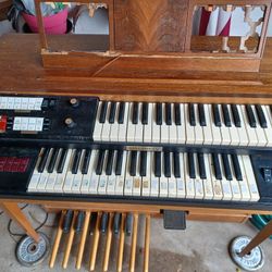 Baldwin Organ