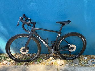 Specialized carbon fiber Roubaix bicycle