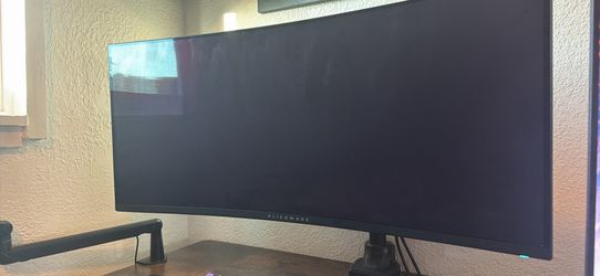 Alienware 34” Curved QD-OLED Gaming Monitor+ monitor arm