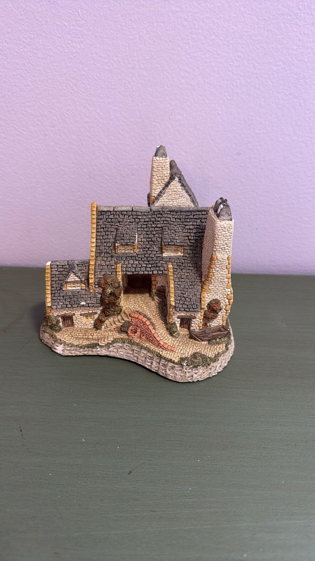 David Winter Figurine