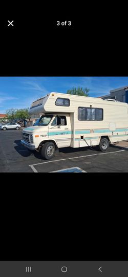 1985 Chevy G30  Minnie Winnie