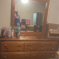 Dresser 