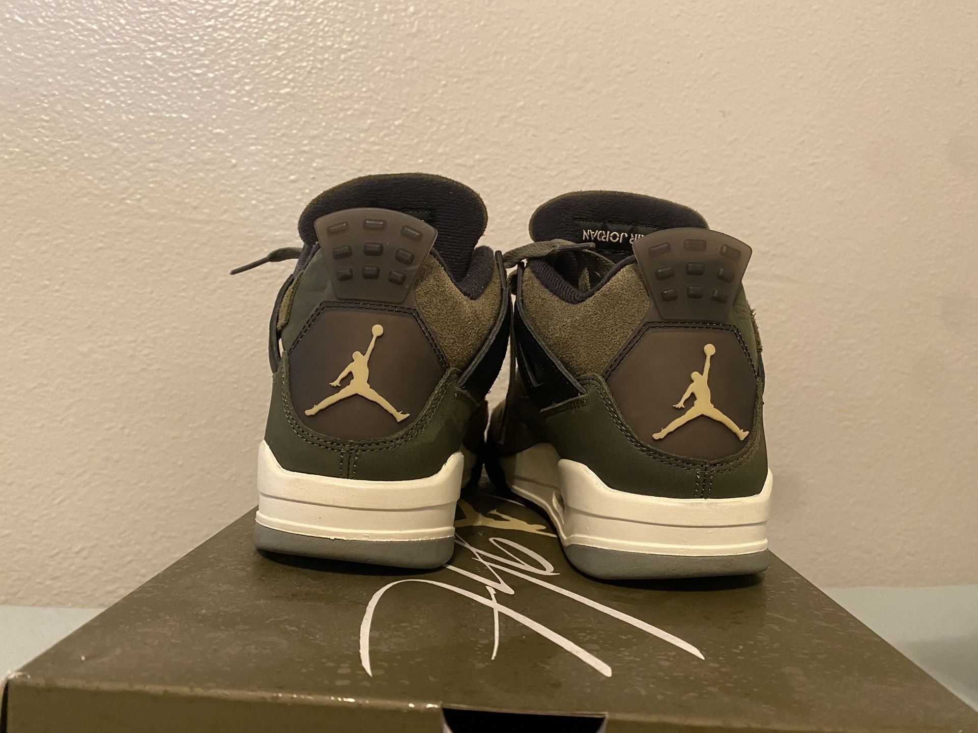 Olive Craft Jordan 4, Size 7 Men's