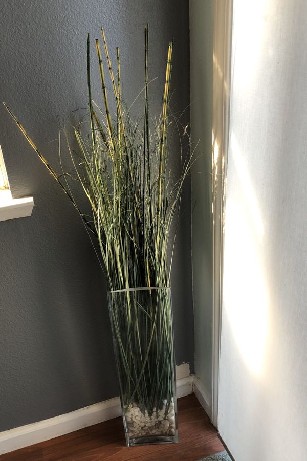 Ikea Glass Vase with green fake grass for Sale in Fresno 
