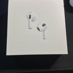 Apple AirPods (3rd generation)/With Charging Case along With Lighting Cable 