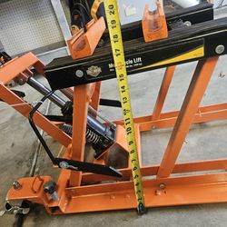 Harley davidson motorcycle lift