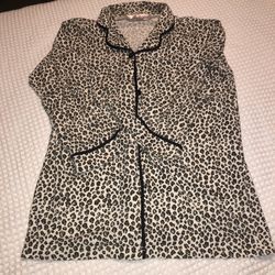 Victoria’s Secret Sleep Shirt Med