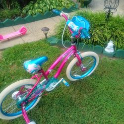18 Inch Kent Girls Bike With Training Wheels
