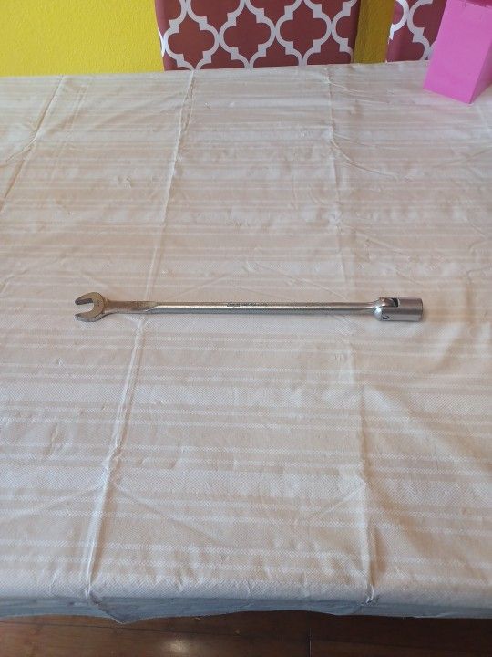 SNAP-ON 13/16 FLEX HEAD SWIVEL WRENCH 17 1/4 INCHES LONG