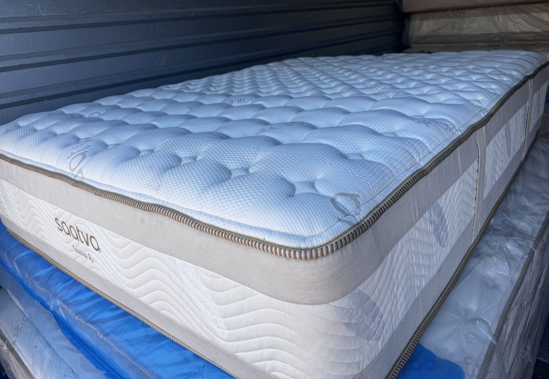 King and Queen Organic/ Saatva RX Mattreses!!. Free delivery