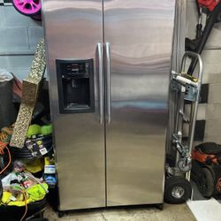 Ge Refridgerator Side By Side 