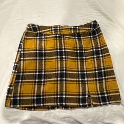 No Boundaries yellow plaid mini skirt