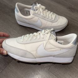 Nike Cream and Gray Casual Sneakers