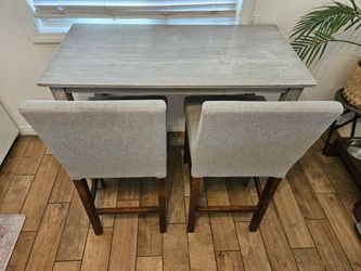 Counter Height Dining Table with 2 Stools