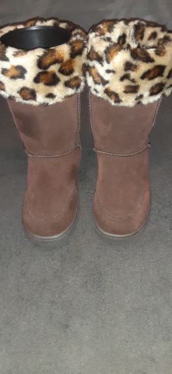 Brown Suede Boots With Faux Leopard Fur
