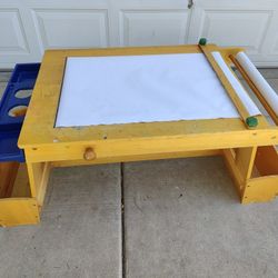 Kids Art Table with Paper + 1 Extra Roll