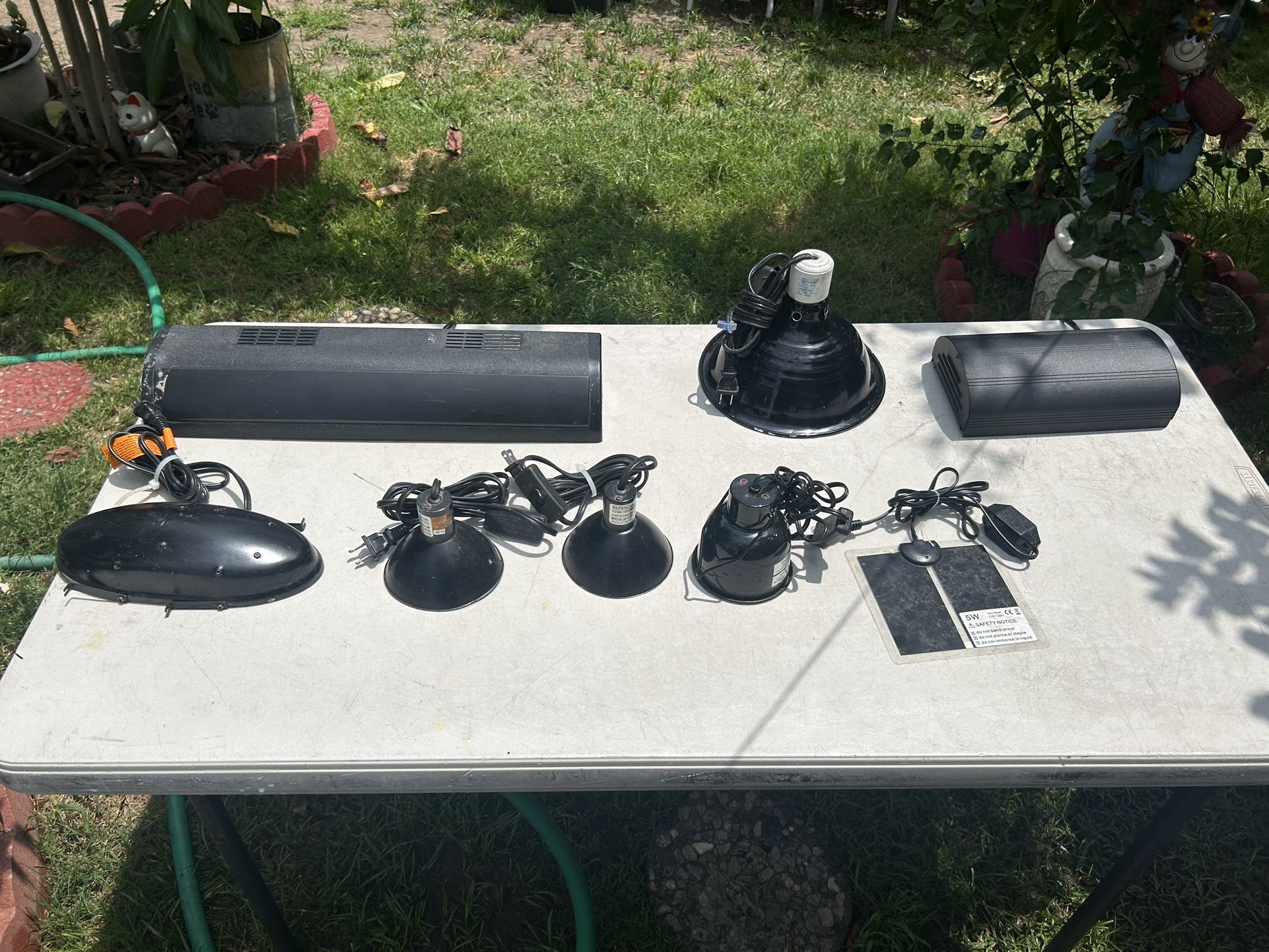 Reptile lights/ reptile heat lamps / reptile uvb lamps / reptile heat lamp bundle