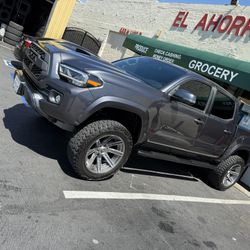 2020 Toyota Tacoma 