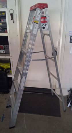 Werner Aluminum A-Frame Step Ladder