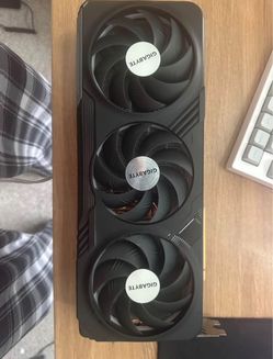 Gigabyte 4070 TI Graphics Card