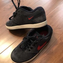 Nike toddler boys shoes size 10.5