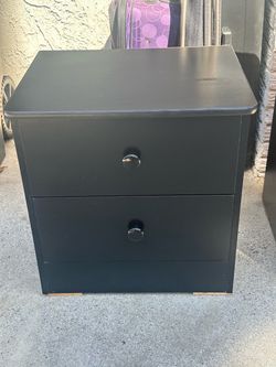 Night Stand w/drawers