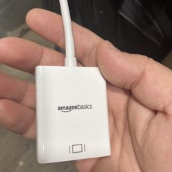 Amazon Basics Adapter.
