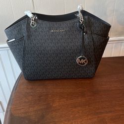 Micheal Kors Purse