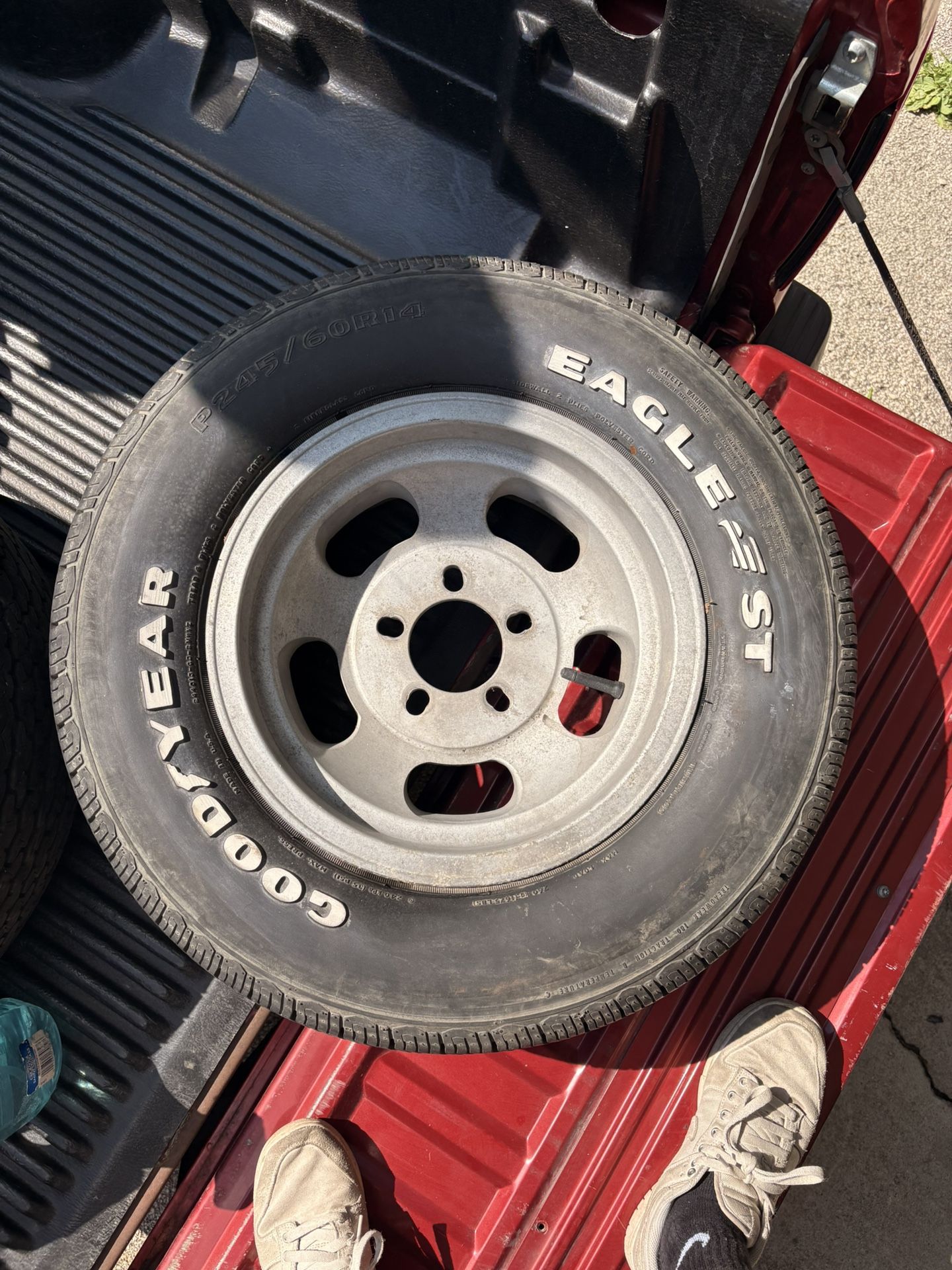 SET OF WHEELS AND TIRES