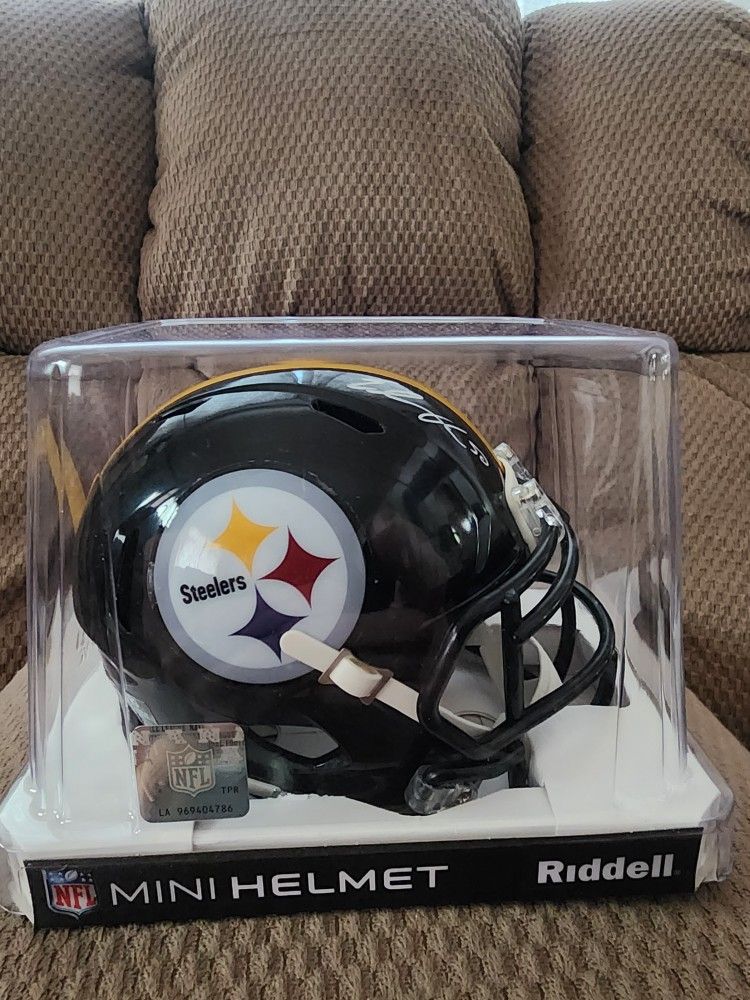Elandon Robert's Signed Mini Helmet