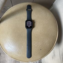 Apple Watch Series 3 /42MM  { Locked }